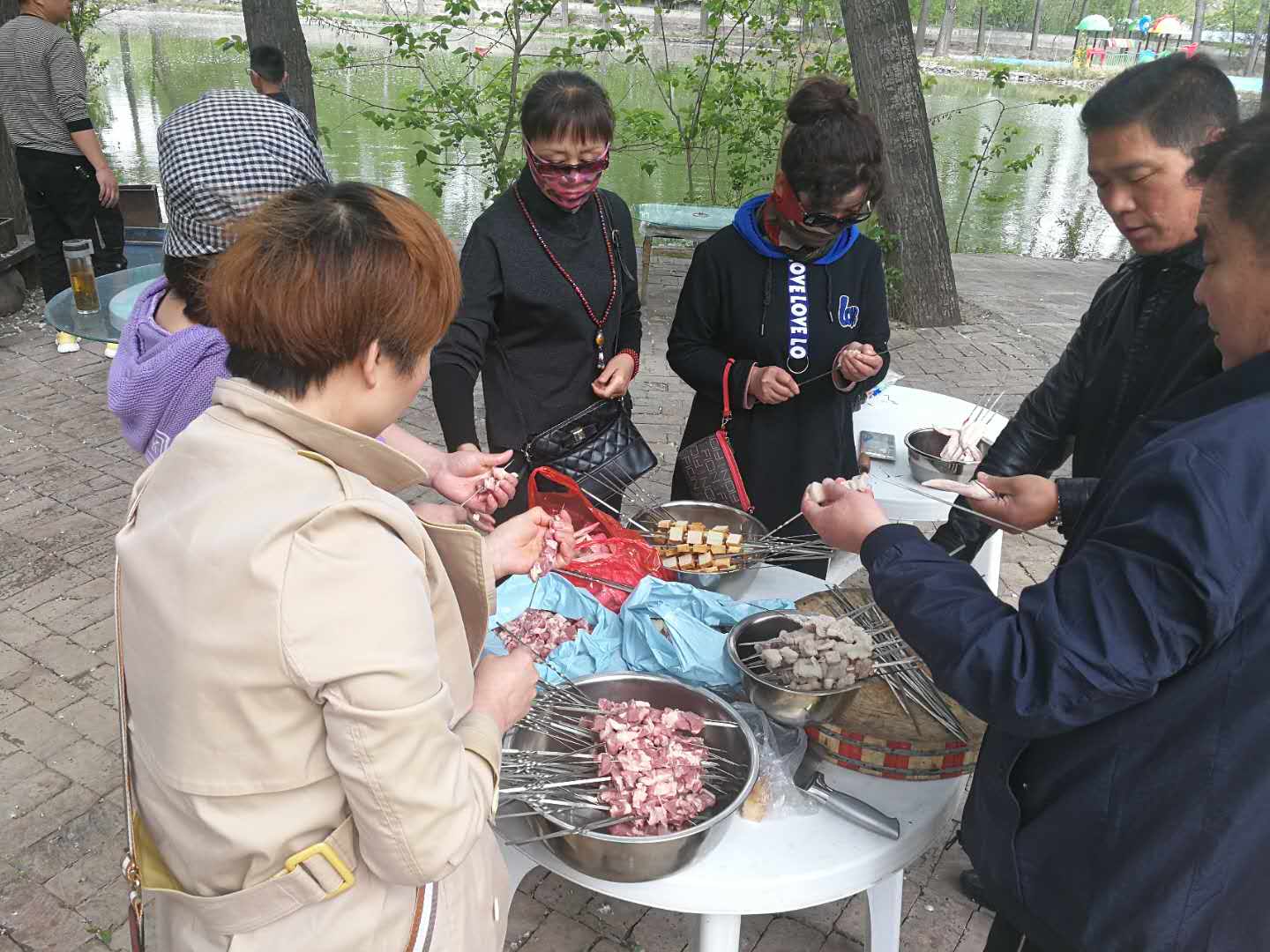 5月1日员工带家人踏青